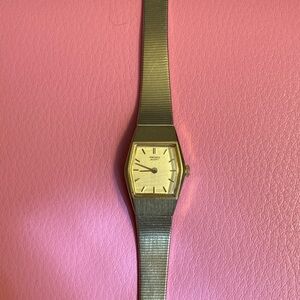 Seiko ladies quartz gold tone bracelet watch